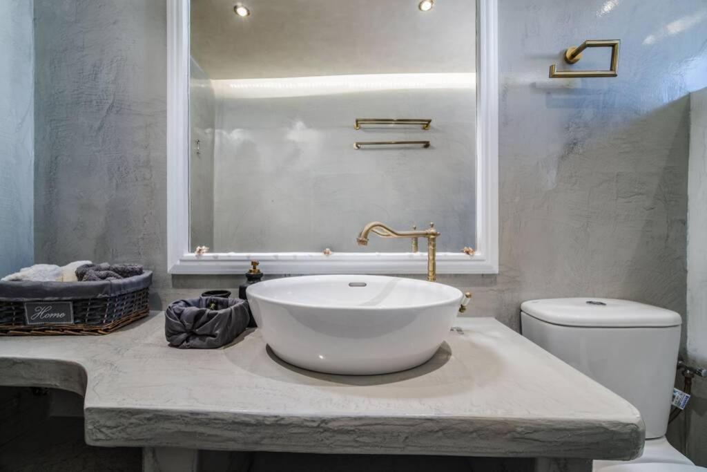 Villa Brouzos - Traditional Maisonette&Sea View Emporio  Esterno foto